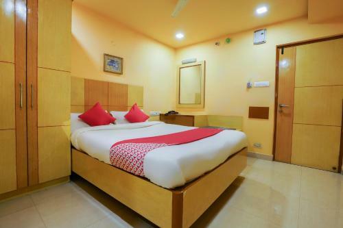 Hotel Oyo 48723 Shanthaa Residency Lodge