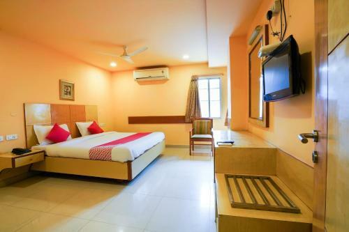 Hotel Oyo 48723 Shanthaa Residency Lodge