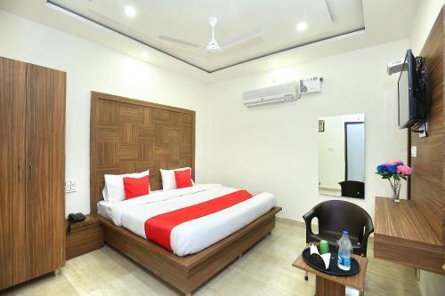 Oyo 33470 Hotel S7
