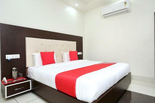 Oyo 35464 Hotel Ls