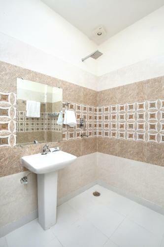 Oyo 35464 Hotel Ls