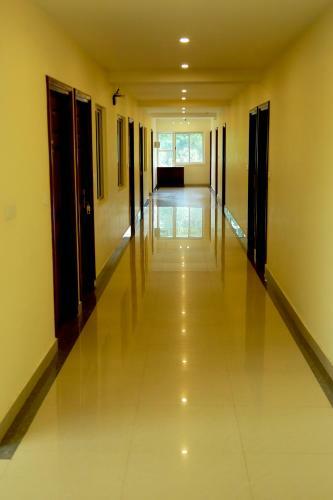 Hotel Woodside Residency