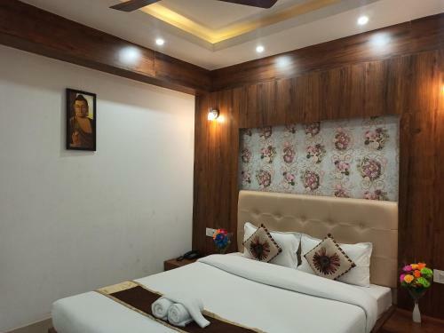 Hotel Tlb Palace