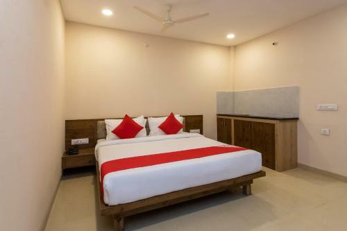 Hotel Oyo Flagship 77198 Kumili Gate