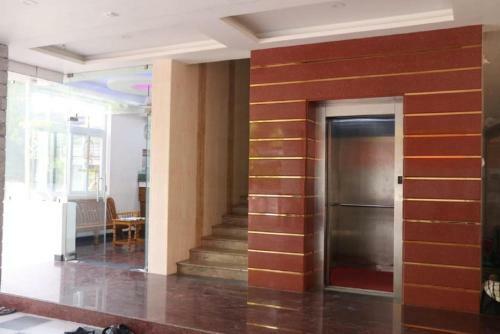 Hotel Saravanas Lodge