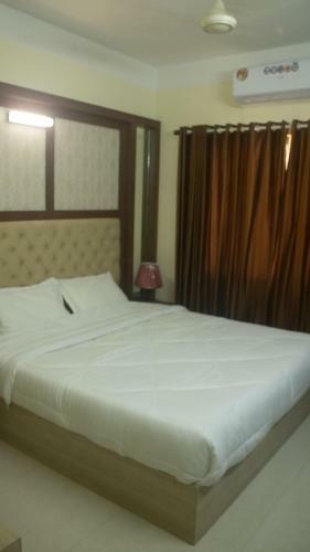 Hotel Ayilyath Golden Avenue