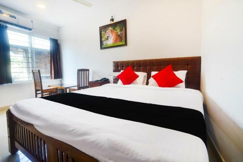 Hotel Capital O63491 Peroor Inn