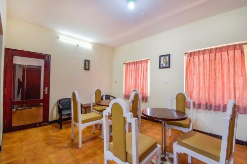 Hotel Fabexpress Wenlock Homes