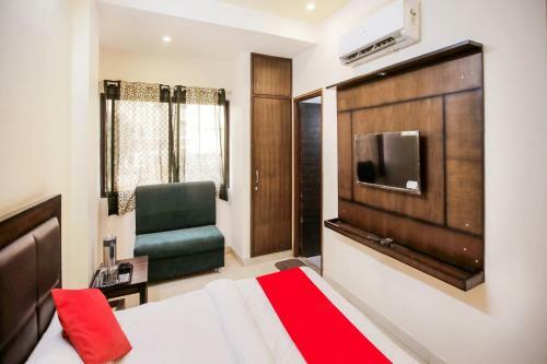 Oyo 76661 Hotel Raj