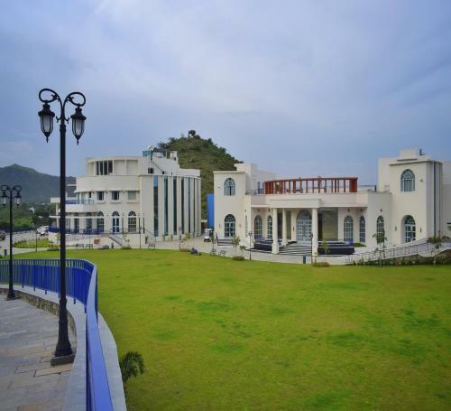 Hotel Ramee Royal Resorts & Spa Udaipur