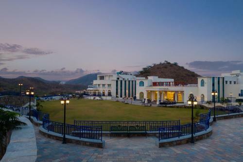 Hotel Ramee Royal Resorts & Spa Udaipur