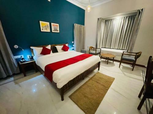 Hotel Dheergarh Palace
