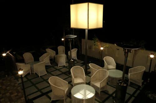 Dayal Hotel
