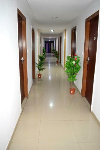 Radhe-the Hotel