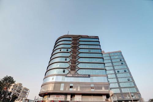 Oyo 77002 Hotel Royal Comfort