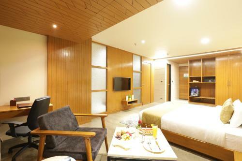 Hotel Tara Suns
