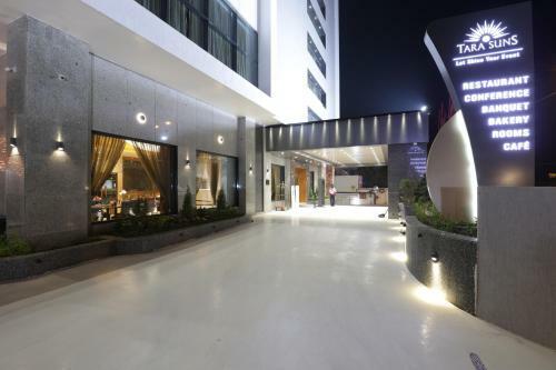 Hotel Tara Suns