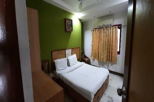 Oyo 80324 Hotel Hari Darshan