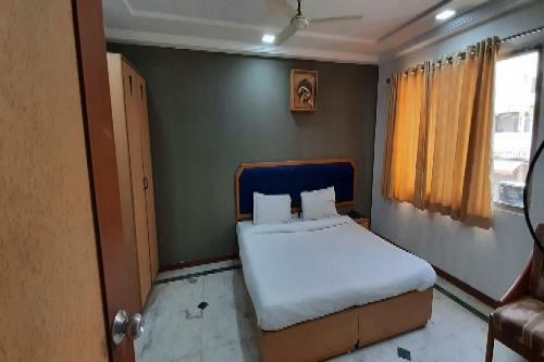 Oyo 80324 Hotel Hari Darshan