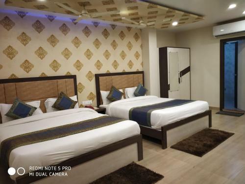 Hotel Aadesh Palace