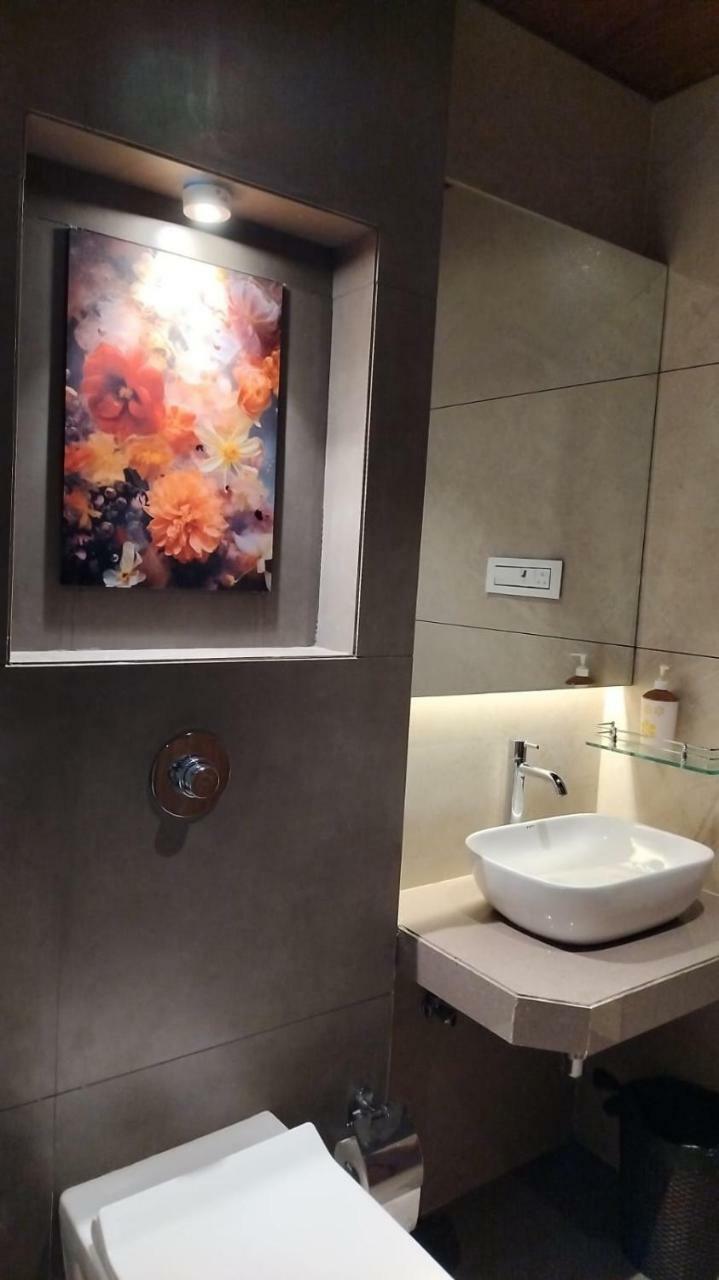 Rudra Shelter Business Hotel