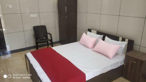Bed & Breakfast Sar Raj S R Residency