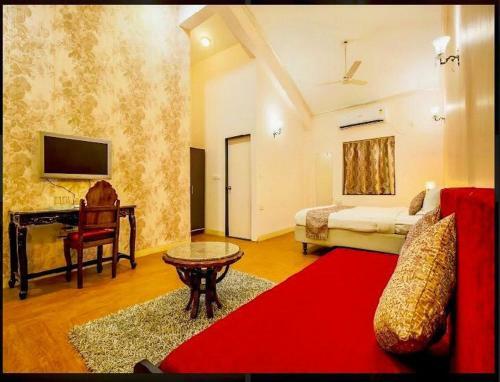 Hotel The Center Court Goa