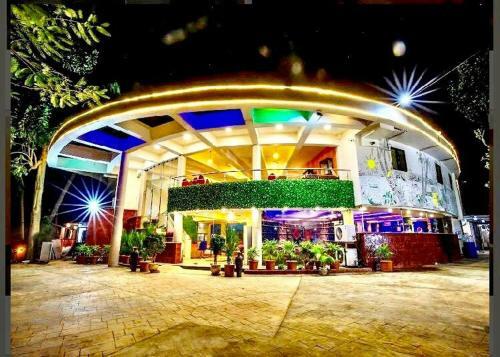 Hotel The Center Court Goa