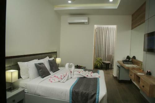 Park Iris Hotels, Governerpet