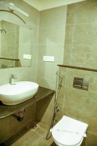 Hotel Golden Parrk