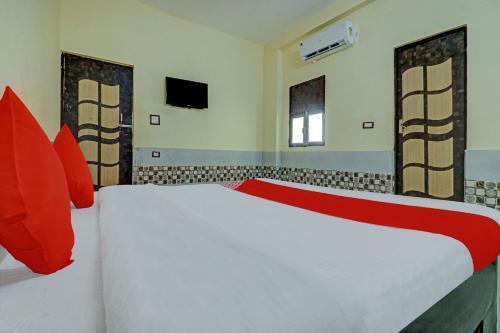 Oyo 76879 Hotel Sudama Dham Inn