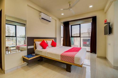 Oyo 28164 Hotel Shubham Inn