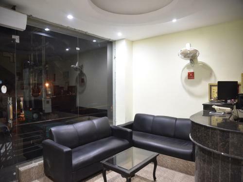 Oyo 10753 Hotel Triund Regency