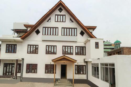 Hotel Oyo 33430 Shawl Gh