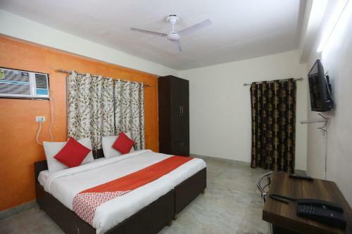 Oyo 37345 Hotel Saffron Living