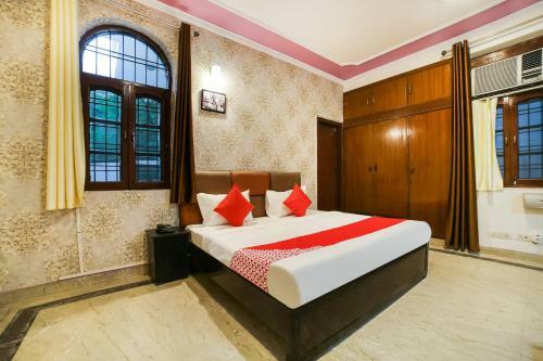 Hotel Oyo 42702 The Essence Inn