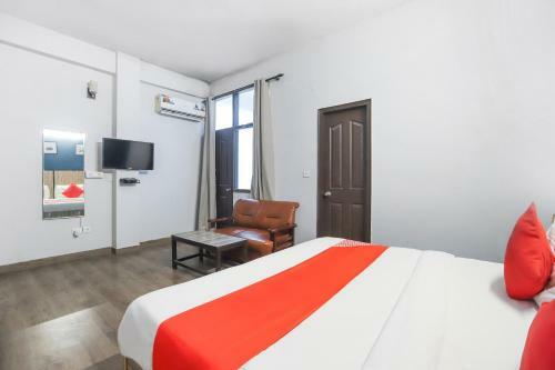 Hotel Oyo 70620 Golden Villa