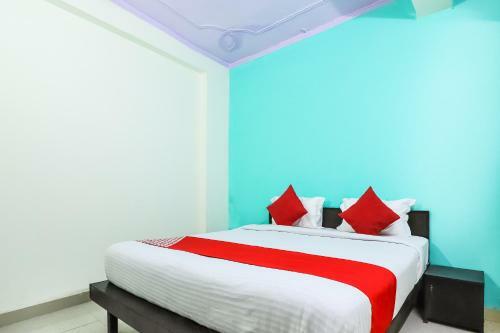Hotel Oyo 37728 Raghav Residency