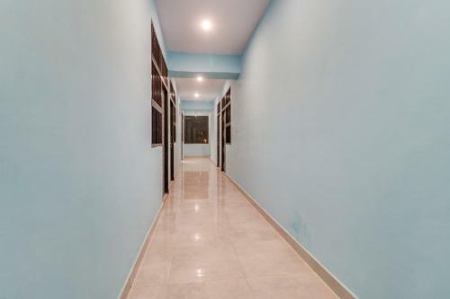 Oyo 76504 Hotel Royal Palace