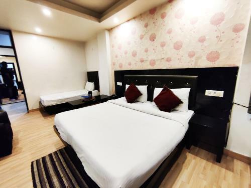 Hotel Noida Saffron