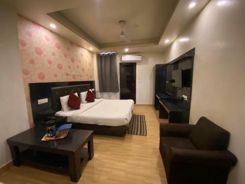 Hotel Noida Saffron