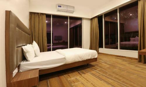 Hotel Sky Suites By Monarch
