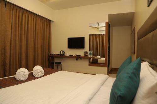 Hotel Sky Suites By Monarch