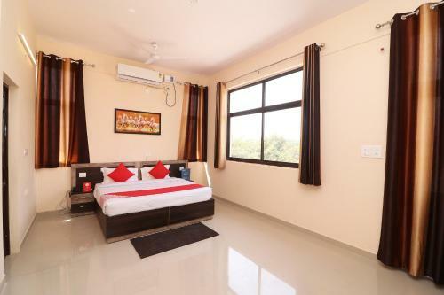 Hotel Oyo 33025 Stay Bird Inn