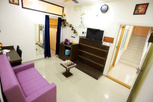 Base9 Airport Hotel