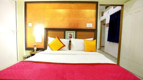 Base9 Airport Hotel
