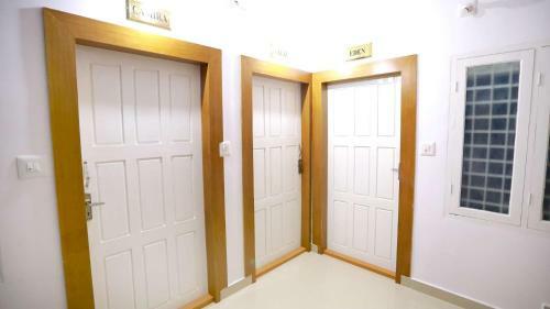 Base9 Airport Hotel