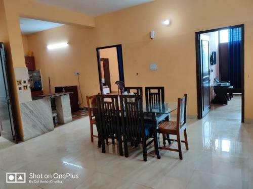 Hostal Ace Pari Guest House