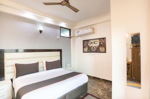 Hotel Collection O 50154 Sangvi Palace