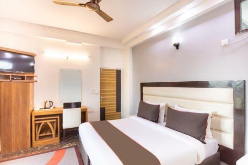 Hotel Collection O 50154 Sangvi Palace